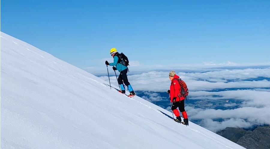 乐行中国企业家哈巴雪山登山活动暨人生第一座雪山活动圆满落幕 4名山友成功登顶